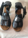 Chloé Open Sandals in Metallic Grey - Dyva's Closet