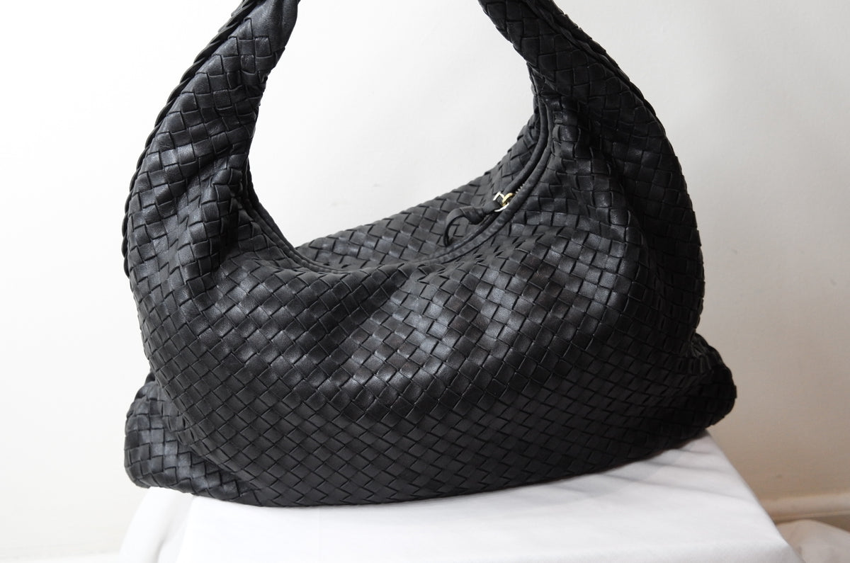 Bottega Veneta Intrecciato Hobo Medium White – Dyva's Closet