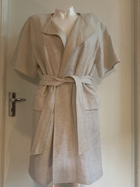 MaxMara Belted Overcoat in a beautiful grey tone - Dyva's Closet