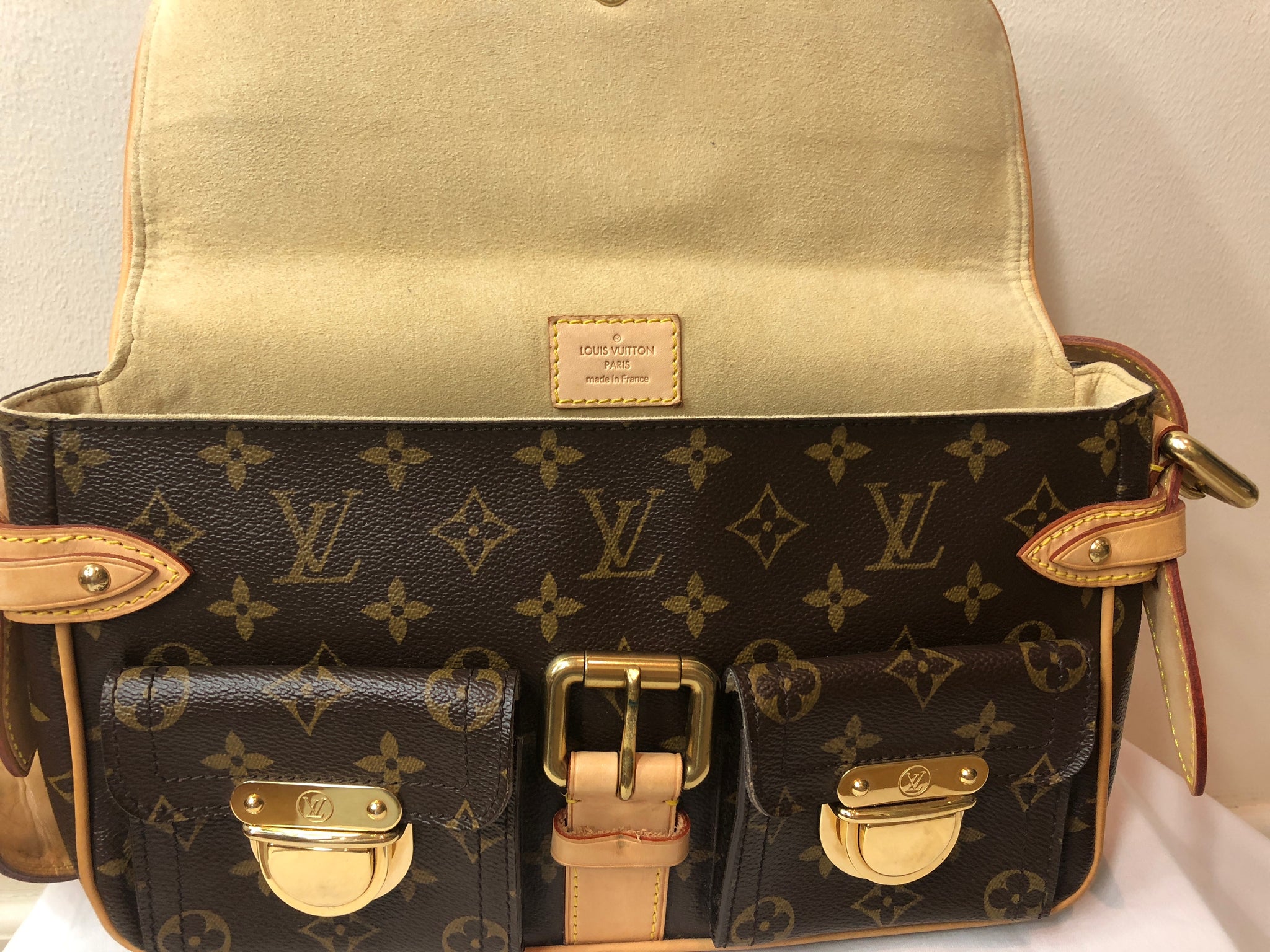 Louis Vuitton Brown Monogram Hudson PM Cloth ref.915385 - Joli Closet
