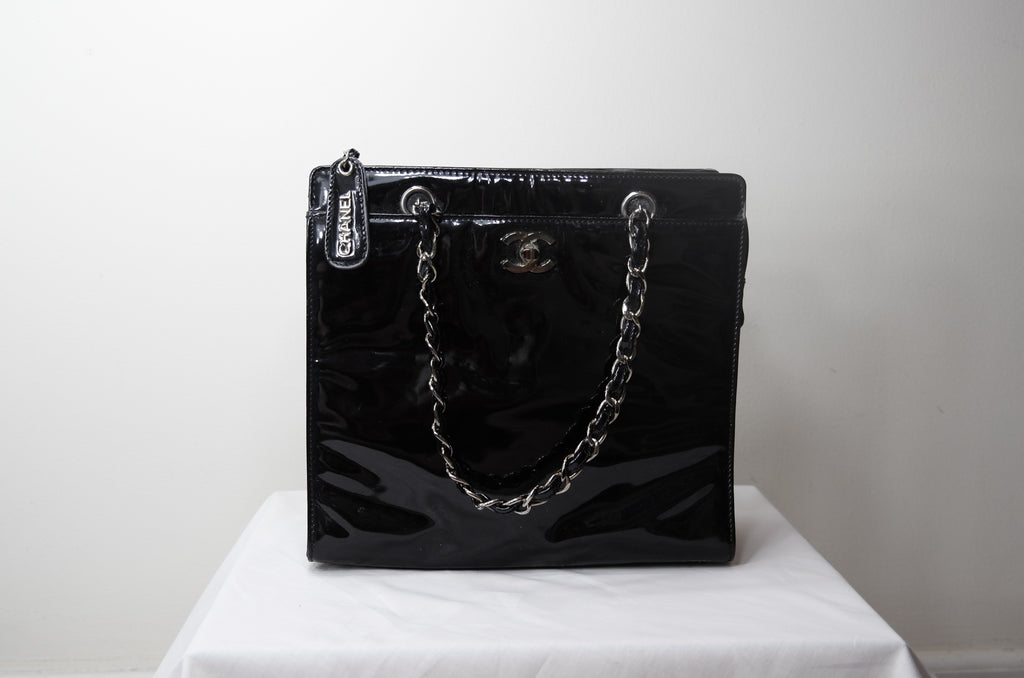 Chanel Black Patent Leather Vintage Box Shoulder Bag