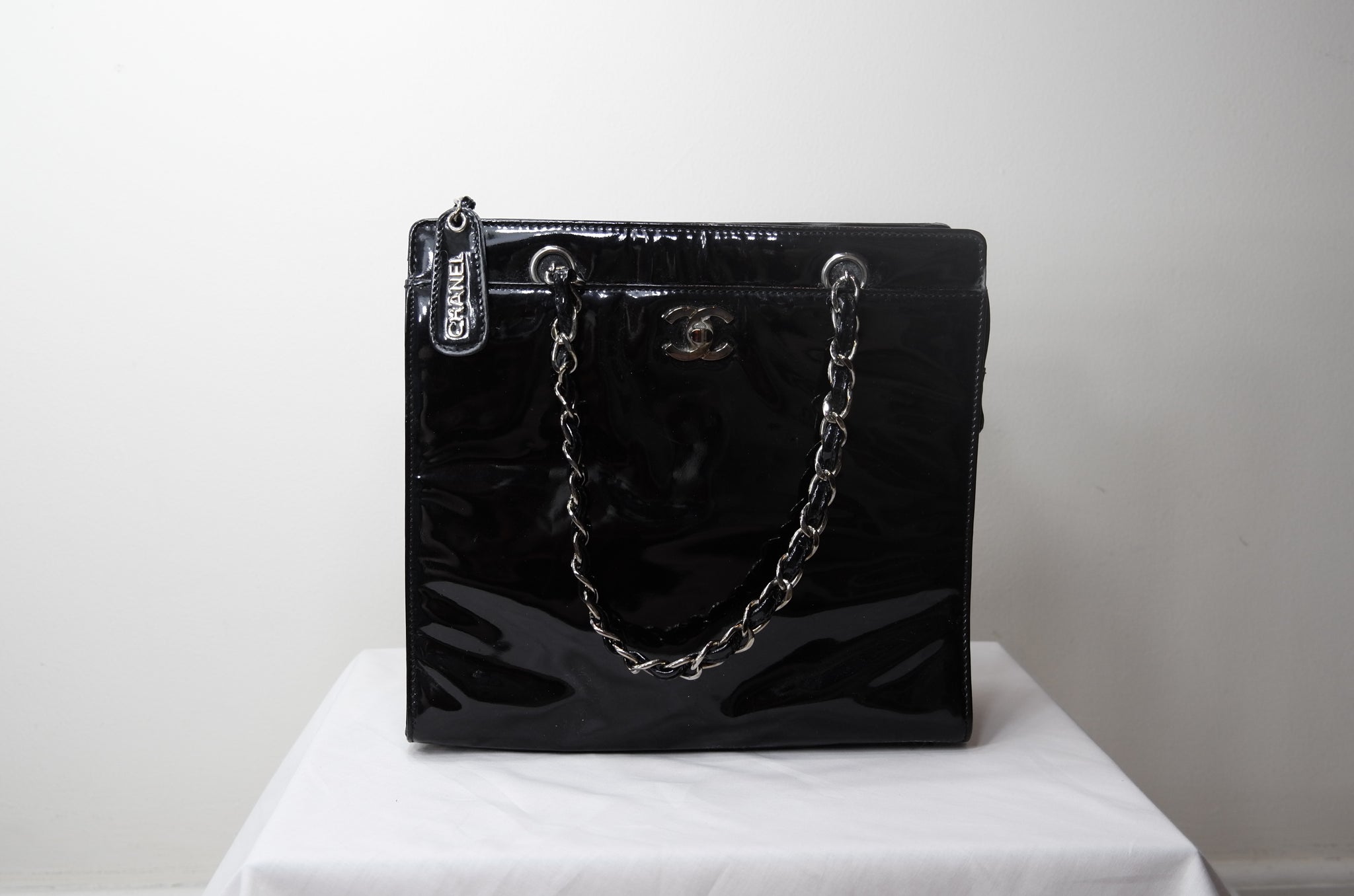 Chanel 2007 Luxe Ligne Tote Black Patent Leather Chain Strap Large Shoulder Bag