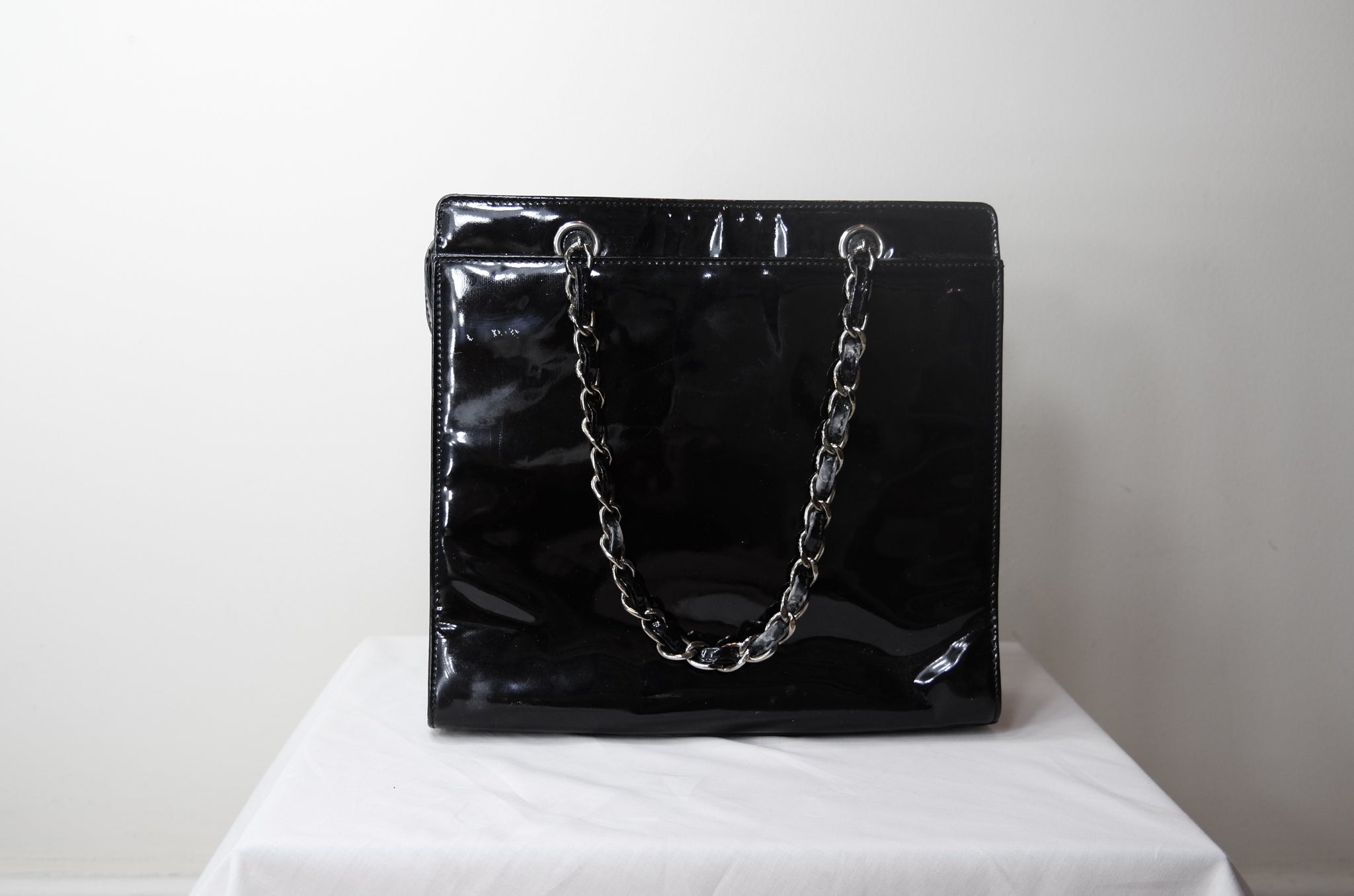 black and white chanel purse box