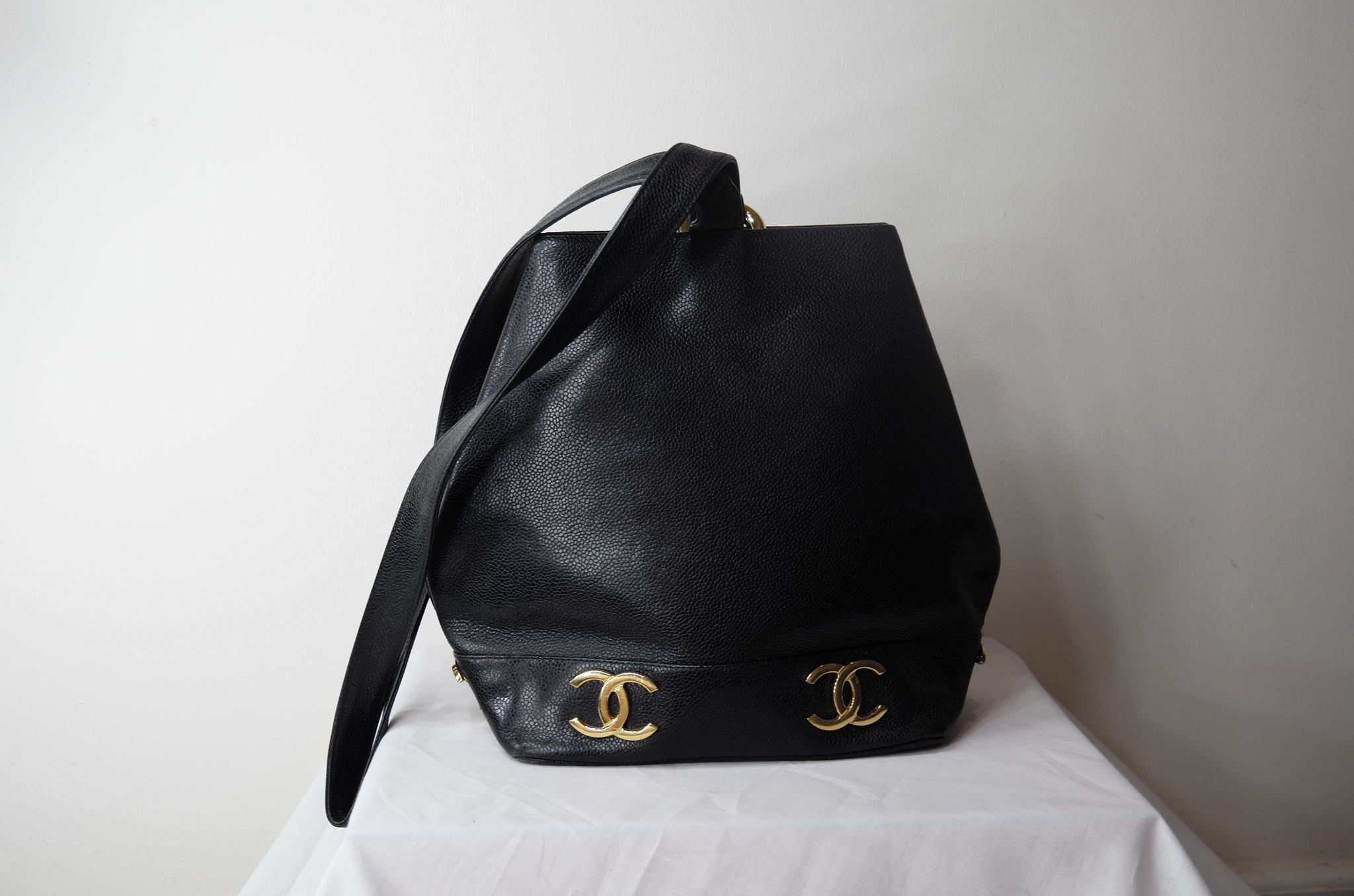 Chanel Black and Cream CC Logo Caviar Leather Handbag