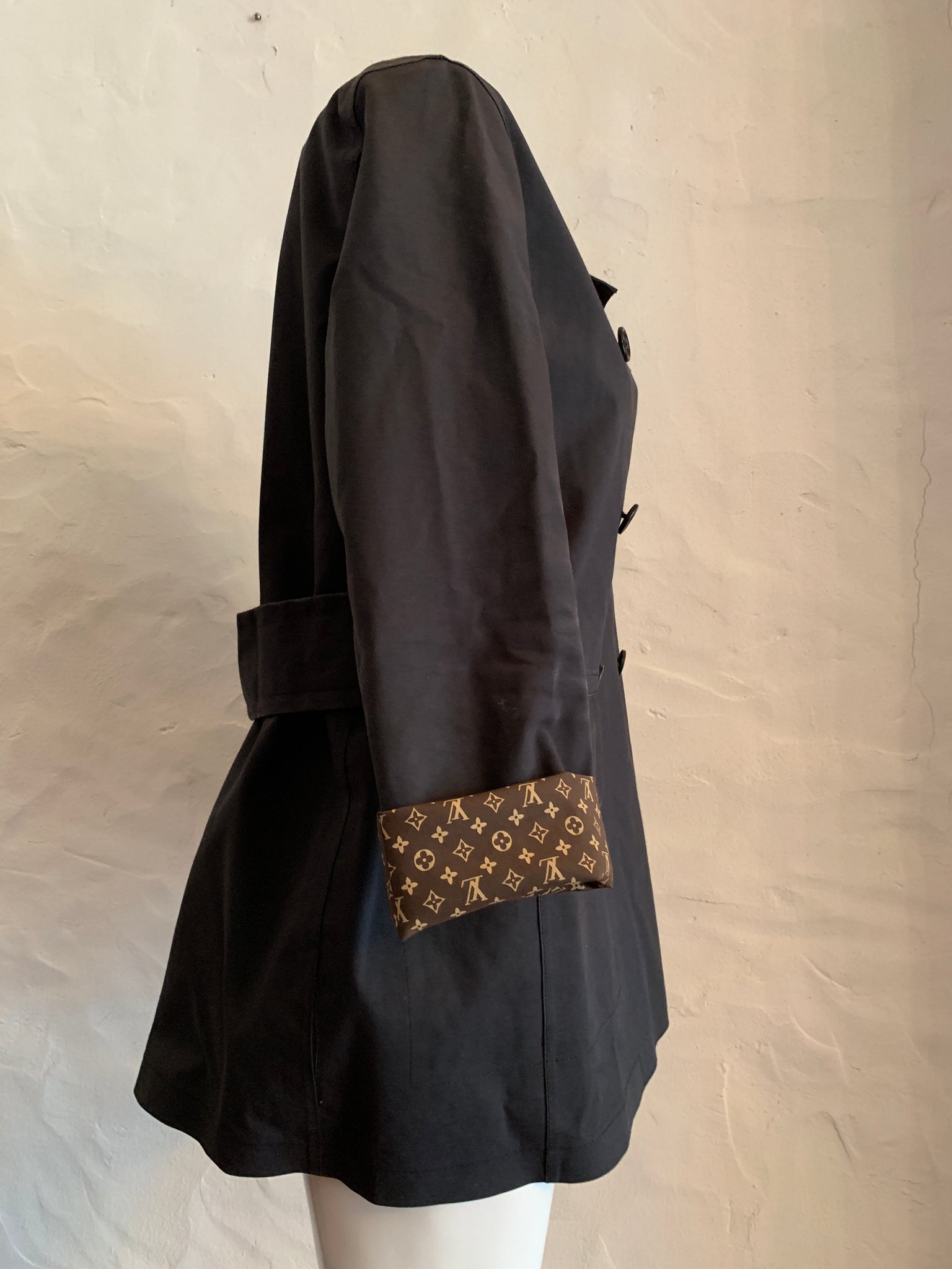 Louis Vuitton monogram Mackintosh Rain coat