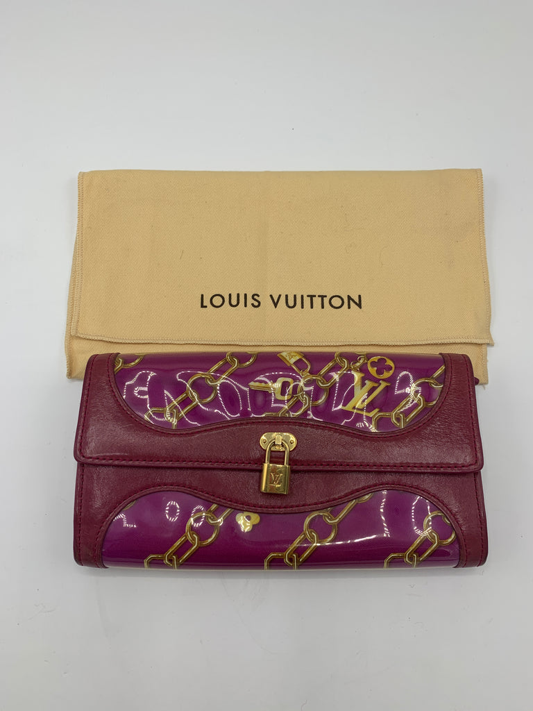 Louis Vuitton Linda Charms Wallet in Fuschia from the Spring/Summer 20 –  Dyva's Closet