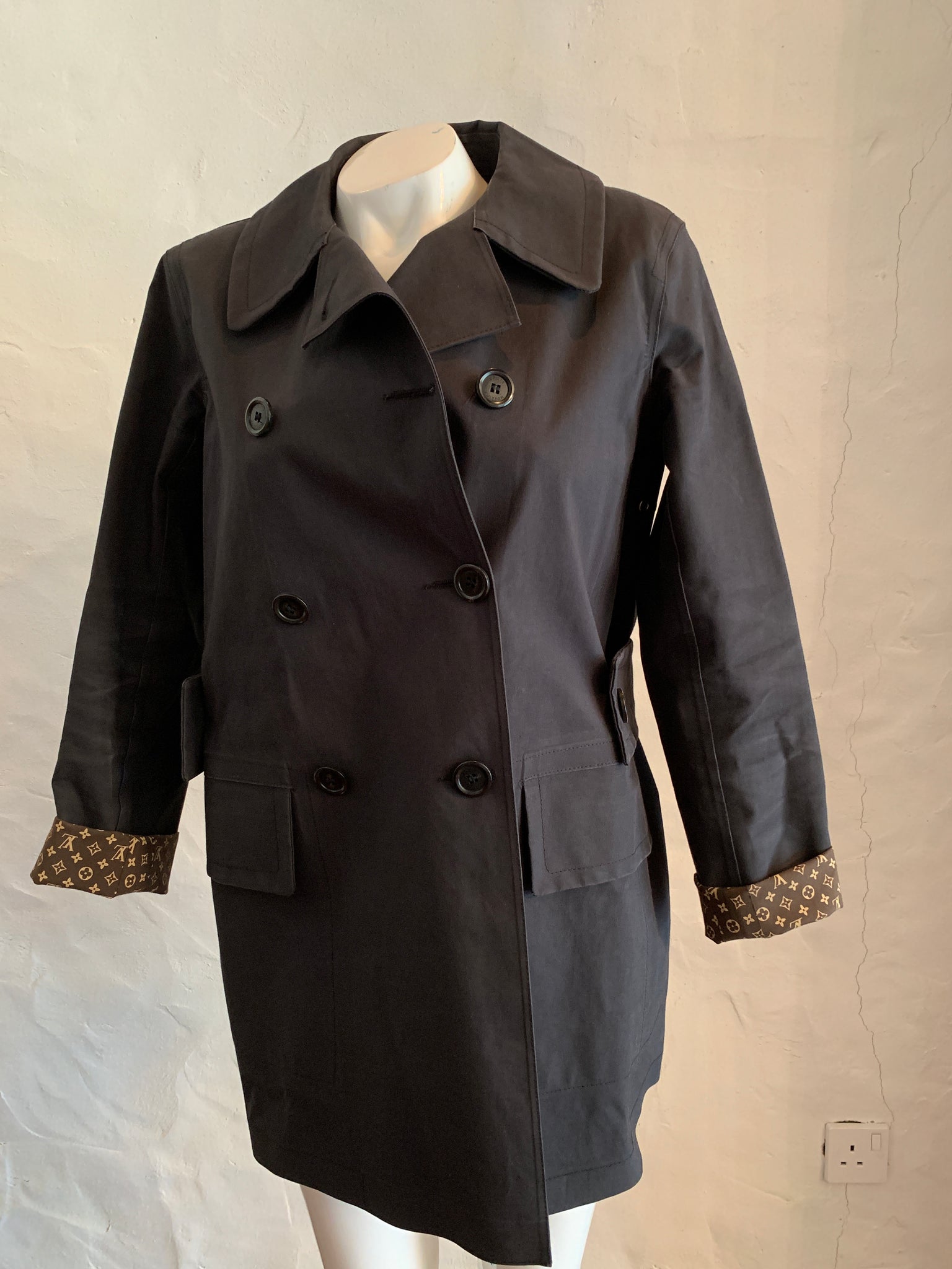 Louis Vuitton, Jackets & Coats, Louis Vuitton Mackintosh Rain Jacket Size  4